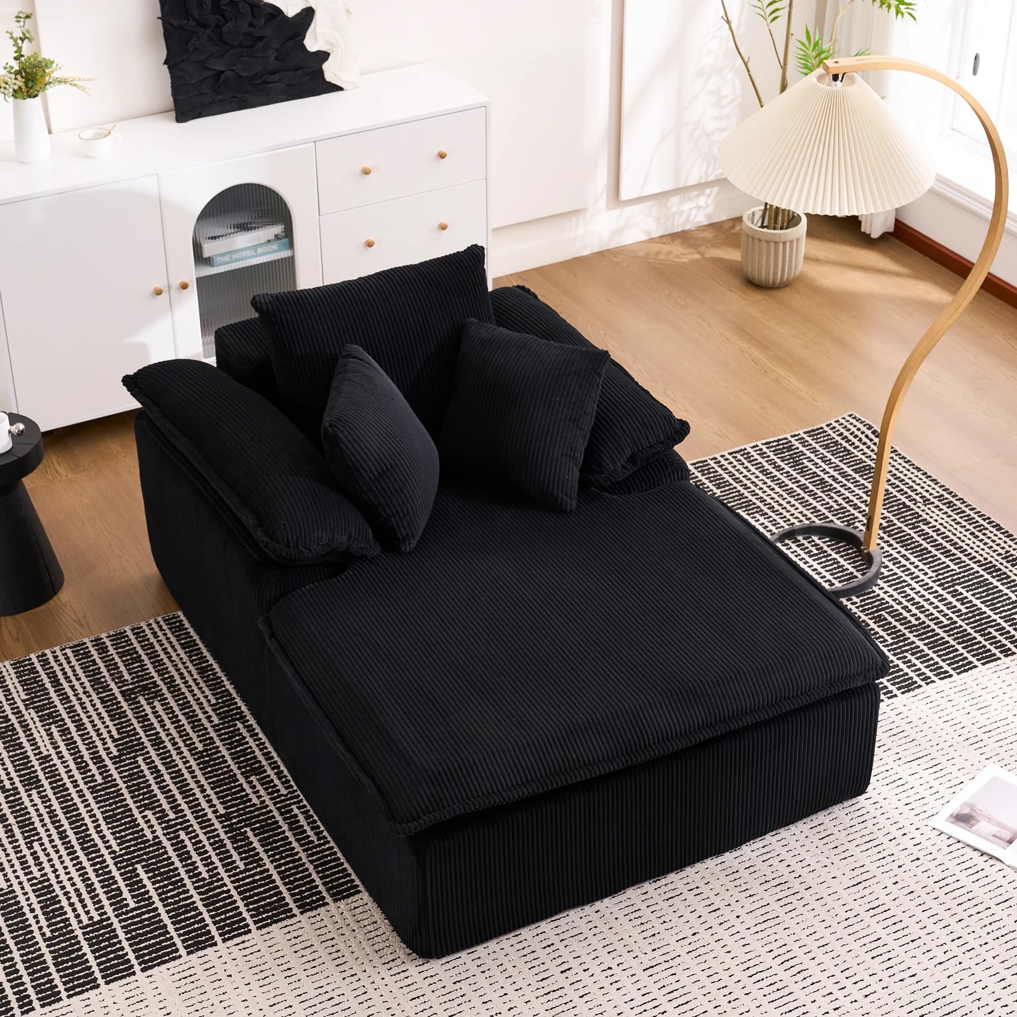 Un sofá reclinable de 46 cm de altura, diseñado en un estilo interior, con un diseño sin marco. Un sofá reclinable de lectura más cómodo