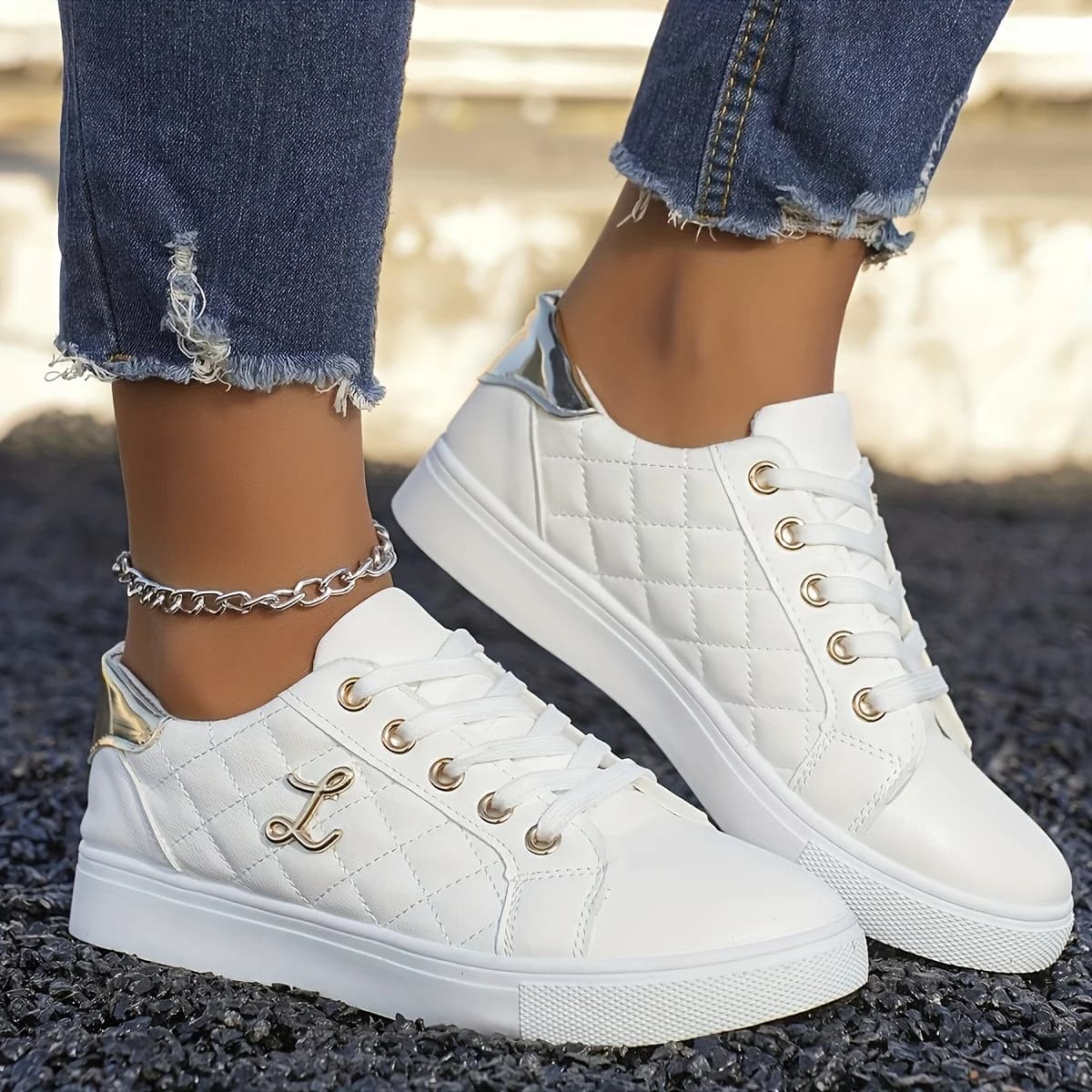 Zapatillas Deportivas Ligeras para Mujer - Negras, Blancas y Doradas con Adornos, con Cordones, de Caña Baja, Casuales para Todas las Temporadas